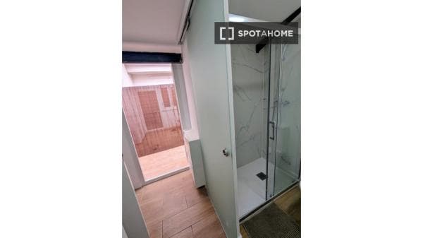 Estudio en alquiler en Carrer del Mestre Lope, València thumbnail 1