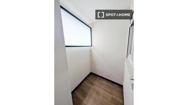 Estudio en alquiler en Carrer del Mestre Lope, València thumbnail 2