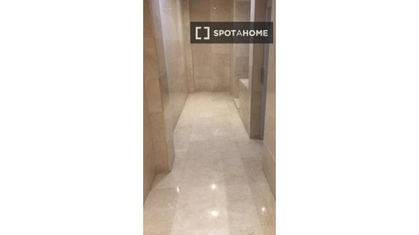 Piso en alquiler en Av. de la Gola del Puchol , València thumbnail 2