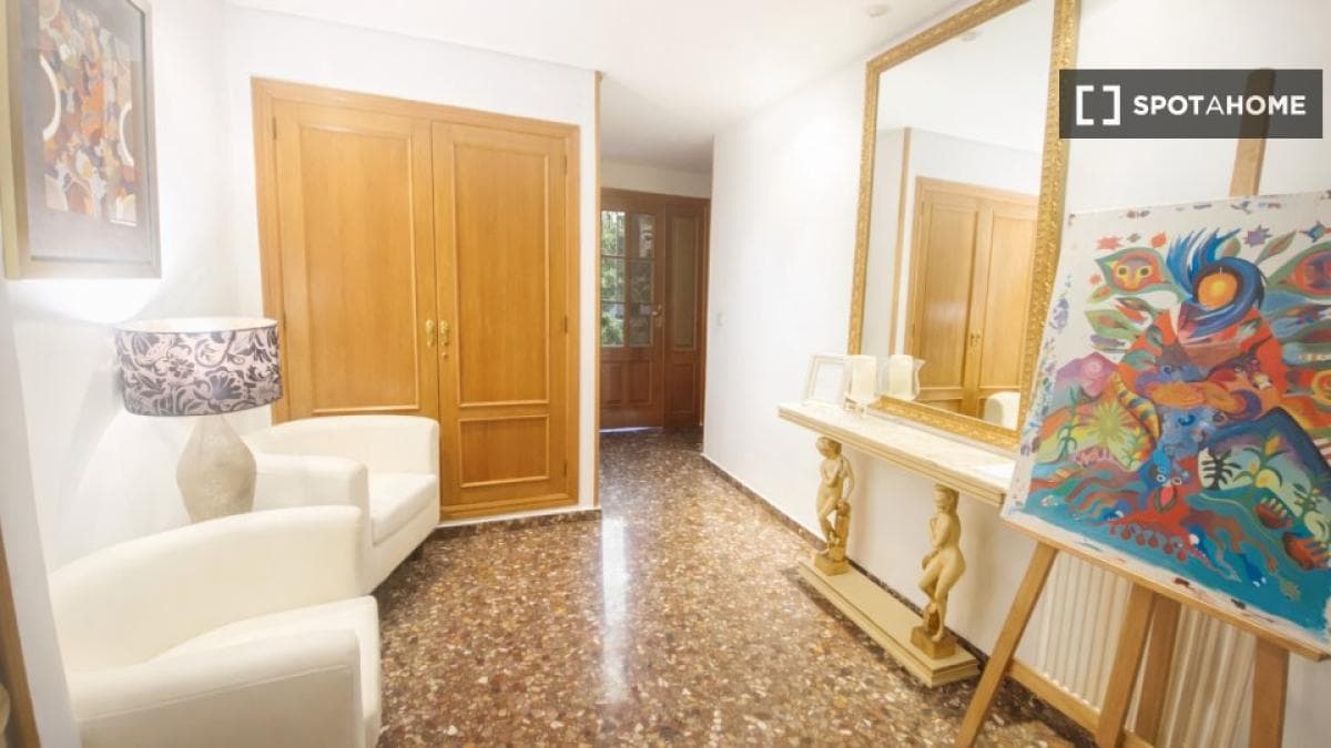 Properties for sale and rent in Spain photo 4