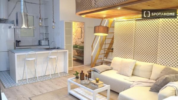 Estudio en alquiler en Carrer d'En Cortines, Barcelona photo 1