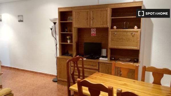 Piso en alquiler en C. de la Montera , Madrid thumbnail 2