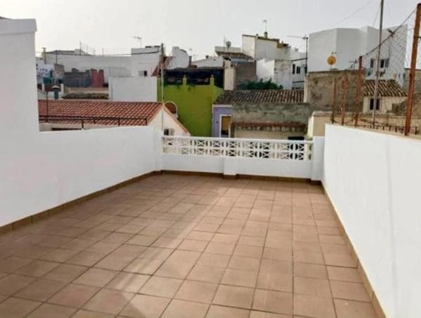 Edificio en calle de la Justicia thumbnail 2