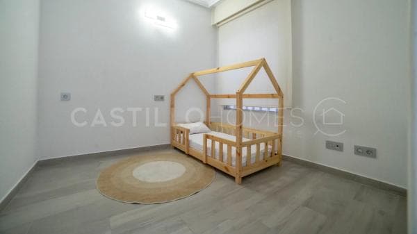 Venta de piso en Plaza de Capdepont, 4, Torrevieja
thumbnail 2