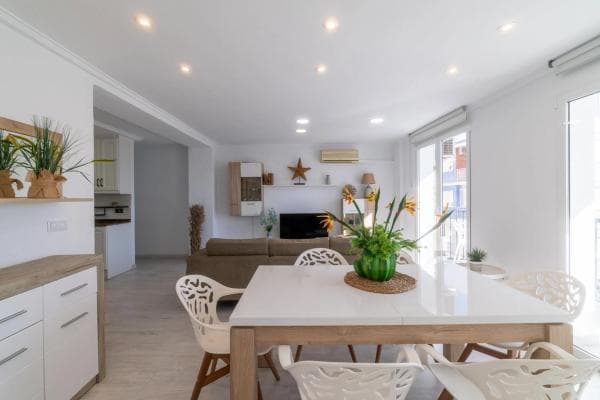 Sale of flat in Barrio Centro - Muelle Pesquero, Torrevieja
thumbnail 1