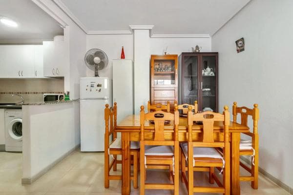 Sale of flat in Calle Joaquín Chapaprieta, 105, Torrevieja
photo 1