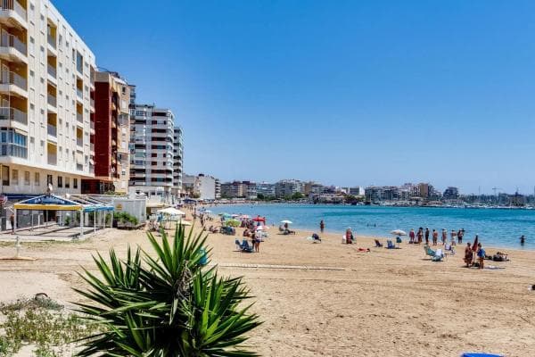 Venta de piso en Barrio Puerto Deportivo, Torrevieja
thumbnail 1