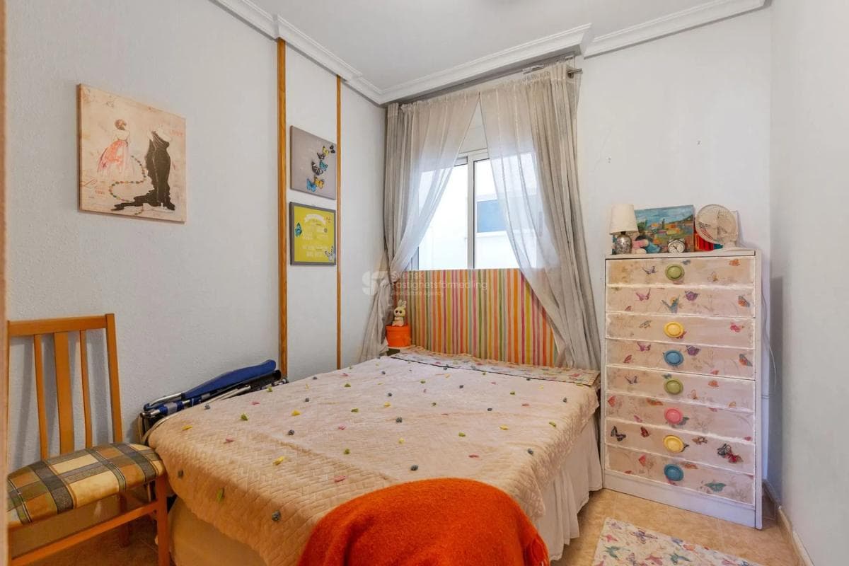 Sprzedaż mieszkania w Calle San Emigdio, 6, Torrevieja
photo 4