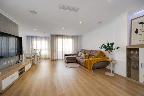 Venta de piso en Barrio Centro - Muelle Pesquero, Torrevieja
photo 1