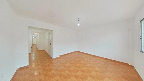 Venta de piso en Barrio Puerto Deportivo, Torrevieja
thumbnail 1