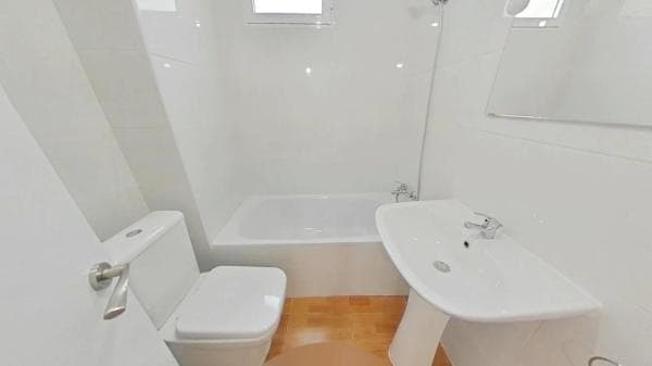 Venta de piso en Barrio Puerto Deportivo, Torrevieja
thumbnail 2