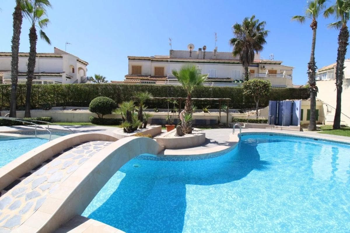 Sale of apartment in Calle Mar del Norte, 1, Torrevieja
photo 5