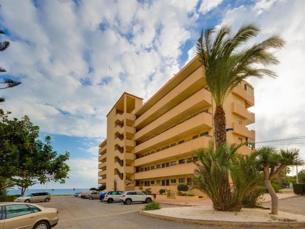 Продажа квартиры на Calle del Cabo, Торревьеха
photo 2