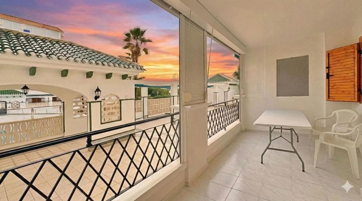 Venta de piso en Barrio Los Europeos, Torrevieja
photo 4