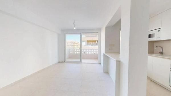 Venta de piso en Barrio Los Europeos, Torrevieja
thumbnail 1
