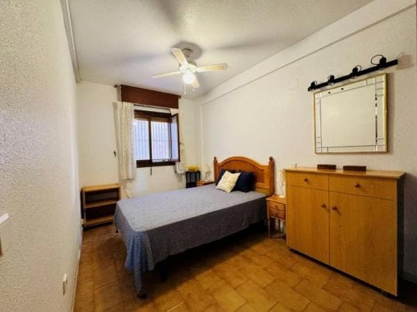 Venta de piso en Barrio Gaspar Perrelló, Torrevieja
photo 1
