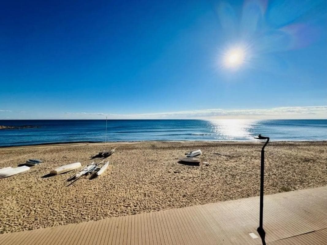 Venta de piso en Barrio Gaspar Perrelló, Torrevieja
photo 4