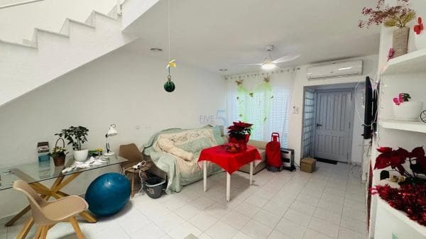 Chalet independiente en venta en Barrio La Siesta - El Salado - Torreta, Torrevieja
thumbnail 1