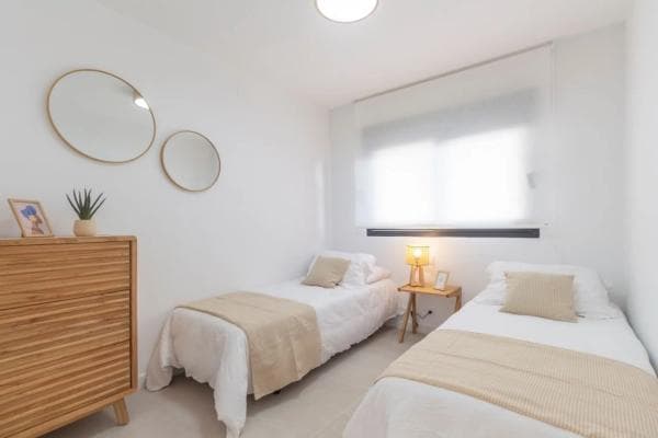 Chalet independiente en venta en Barrio La Siesta - El Salado - Torreta, Torrevieja
thumbnail 1