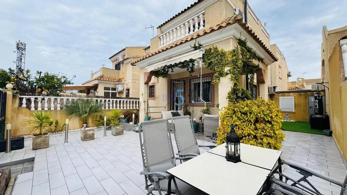 Properties for sale and rent in Spain photo 3