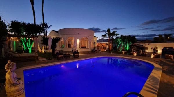 Chalet independiente en venta en Barrio La Siesta - El Salado - Torreta, Torrevieja
photo 1