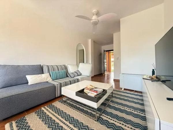 Chalet independiente en venta en Barrio La Siesta - El Salado - Torreta, Torrevieja
thumbnail 1