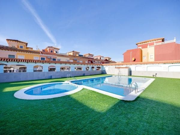 Chalet pareado en calle El Salado thumbnail 1