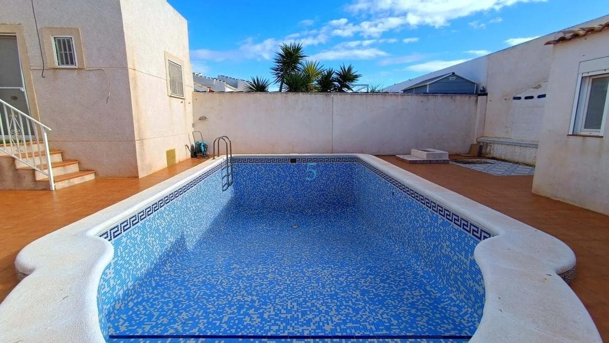 Venta de chalet independiente en Barrio La Siesta - El Salado - Torreta, Torrevieja
photo 2