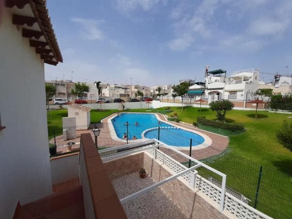 Chalet independiente en venta en Barrio Los Balcones - Los Altos del Edén, Torrevieja
photo 1