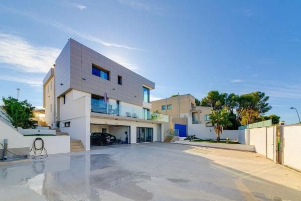 Chalet independiente en venta en Barrio Los Balcones - Los Altos del Edén, Torrevieja
photo 1