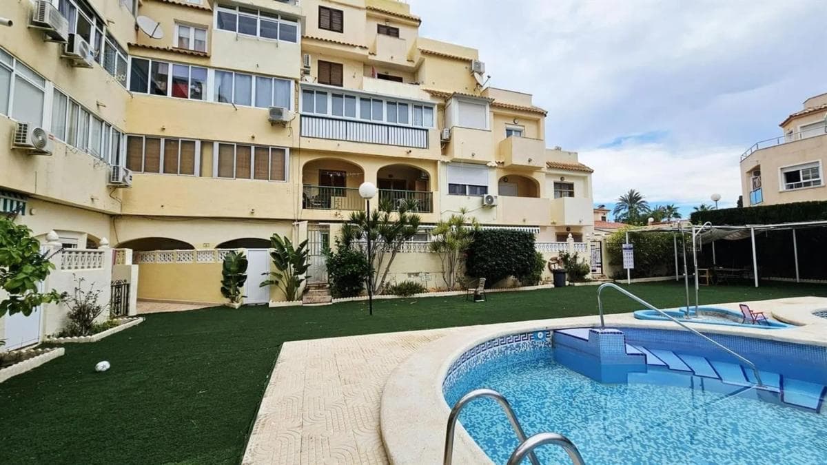 Sprzedaż mieszkania w Calle Marcelina, Torrevieja
photo 2