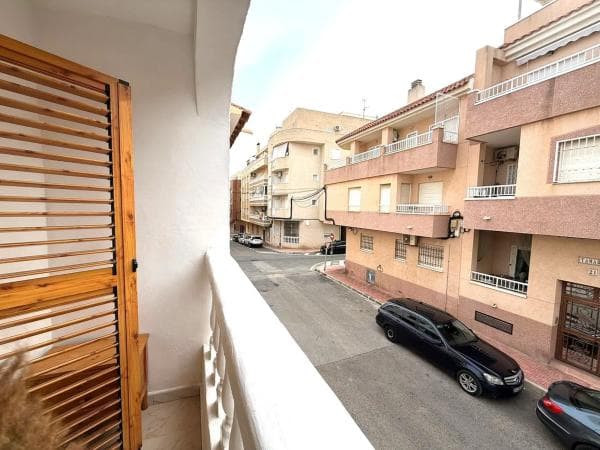 Chalet pareado en calle Estocolmo photo 1