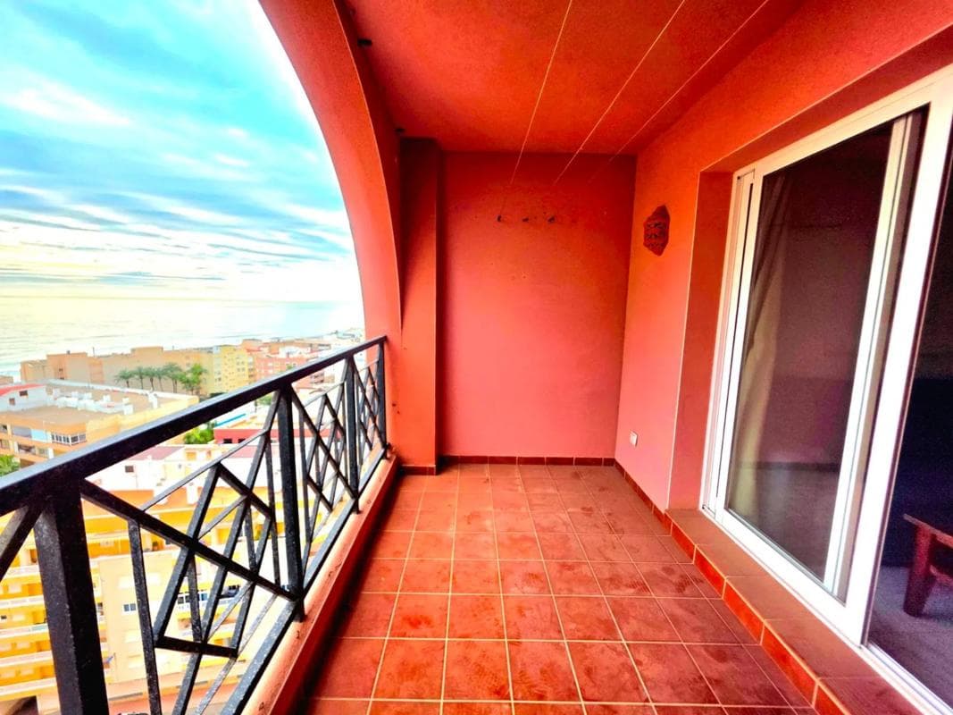 Sprzedaż mieszkania w Avenida Roentgen, Torrevieja
photo 3