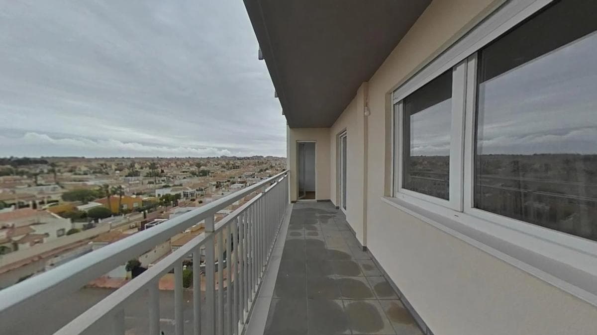 Sale of apartment in Avenida Alfredo Nobel, Torrevieja
photo 4