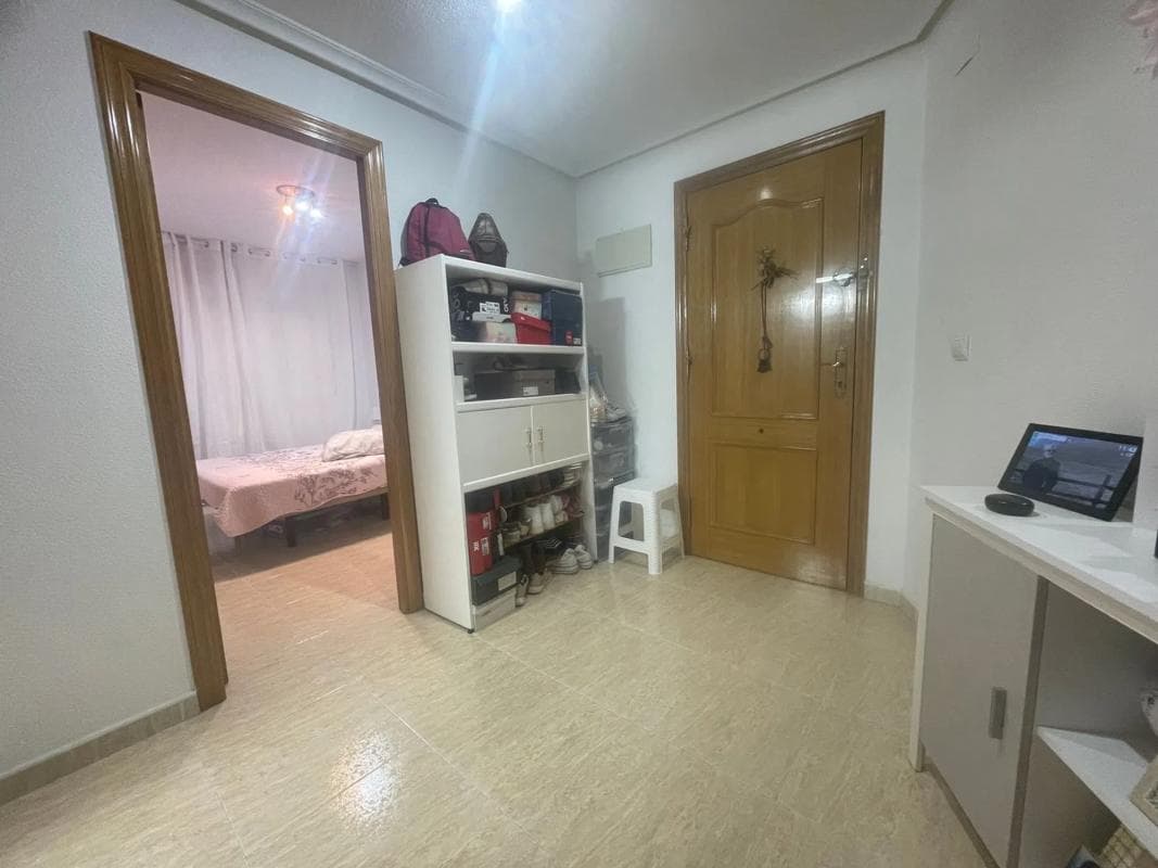Sale of apartment in Calle Mar Baltico, Torrevieja
photo 2