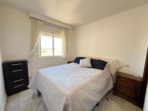 Venta de piso en Avenida Roentgen, 3, Torrevieja
thumbnail 2