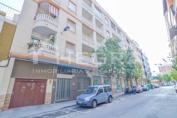 Sprzedaż mieszkania w Calle Ramón Gallud, 164, Torrevieja
thumbnail 1