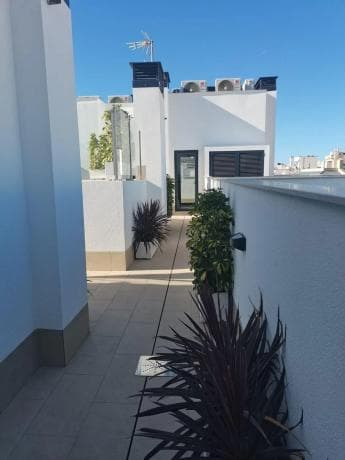 Sale of flat in Calle Ramón Gallud, Torrevieja
thumbnail 2