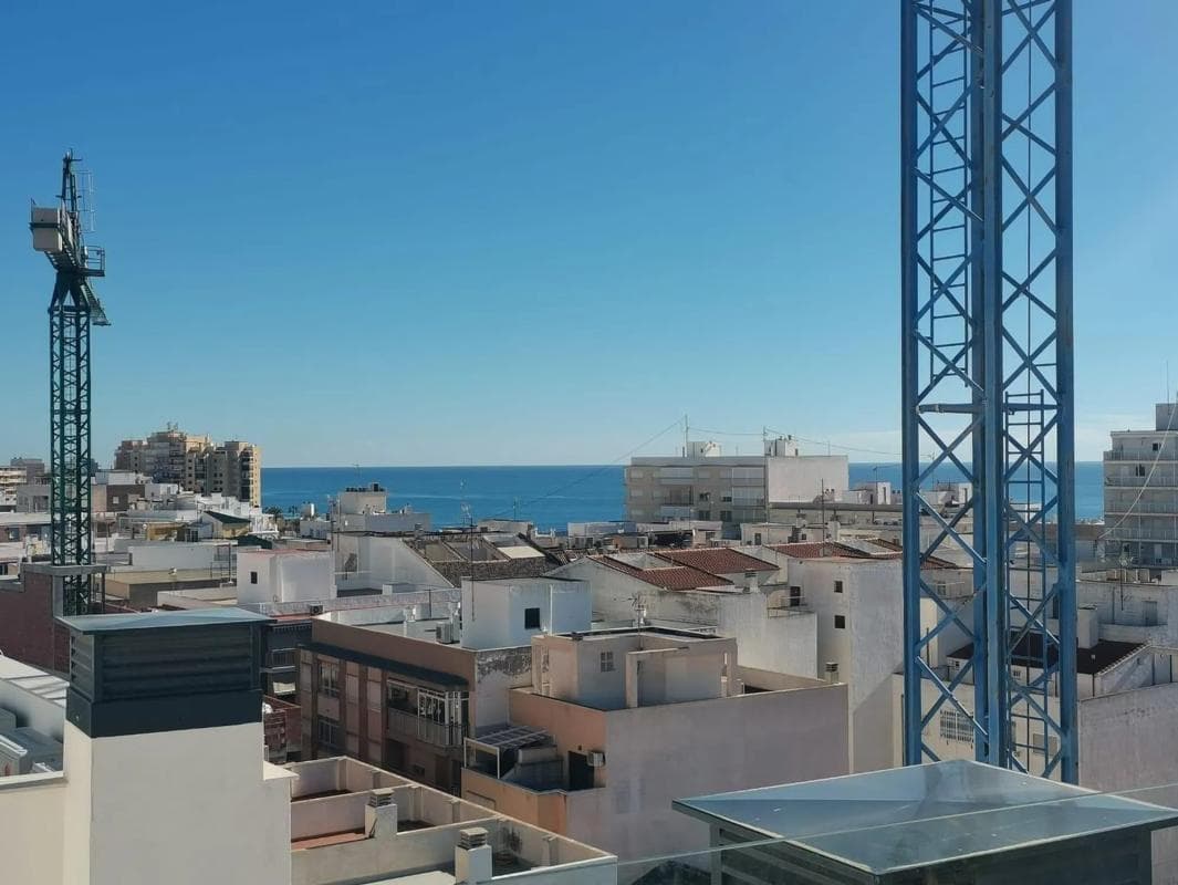 Sale of apartment in Calle Ramón Gallud, Torrevieja
photo 5