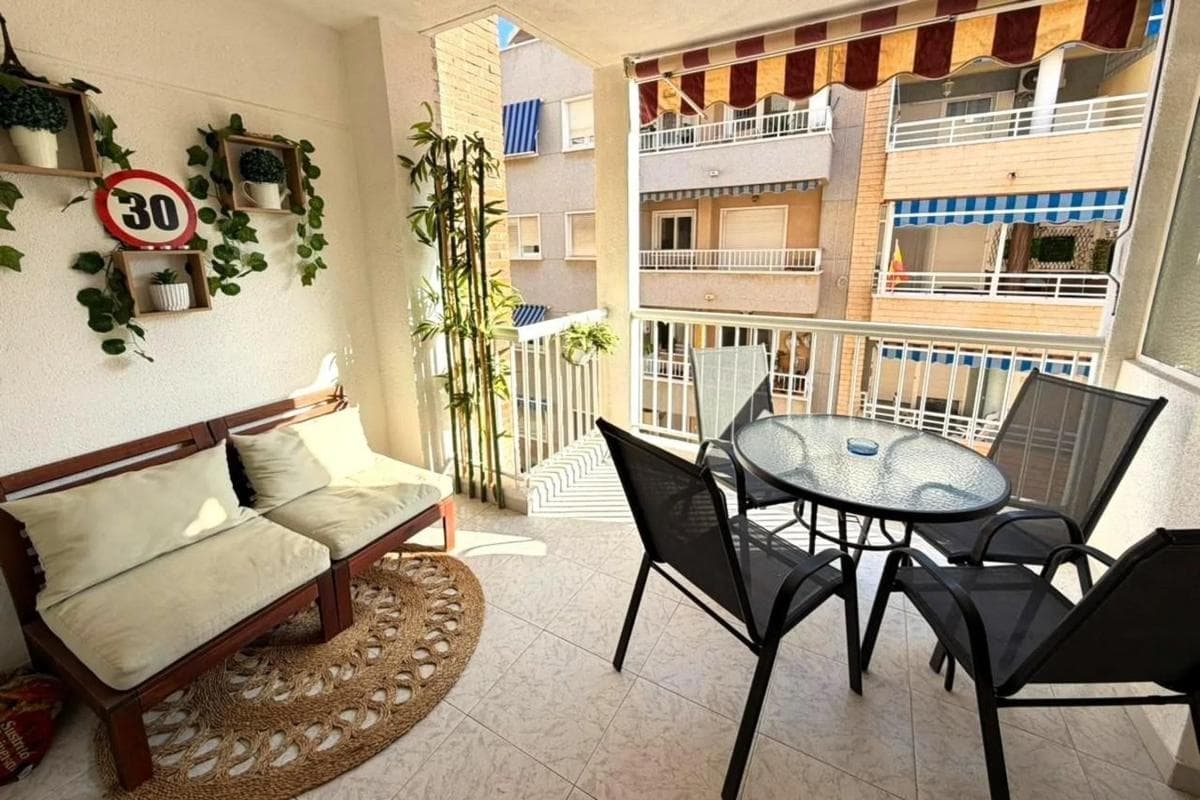 Sale of apartment in Calle Virgen de la Paloma, 11, Torrevieja
photo 2