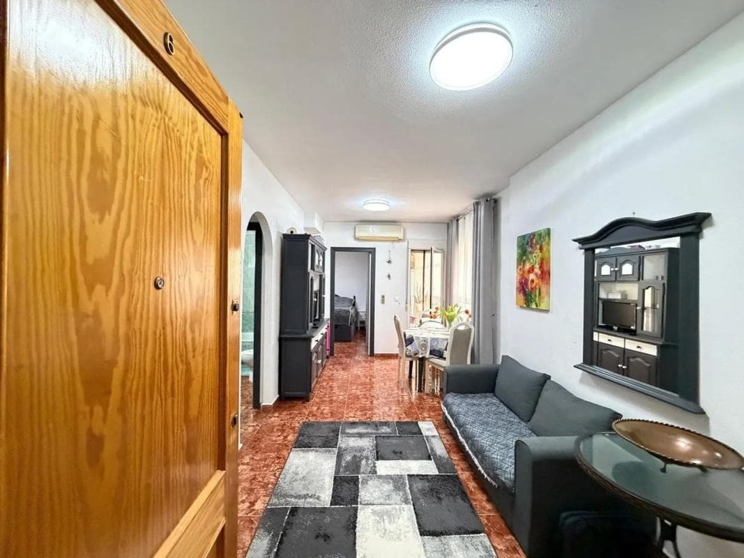 Venta de piso en Calle los Gases, Torrevieja
photo 3