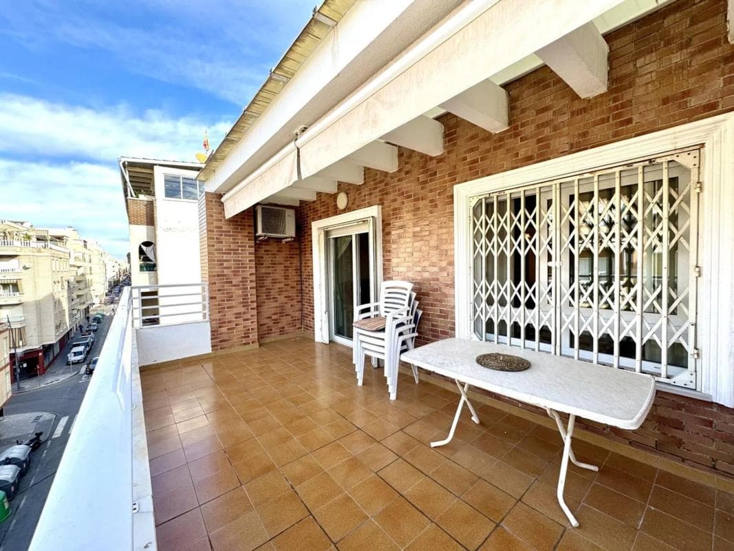 Penthouse sale in Calle Goleta, Torrevieja photo 2