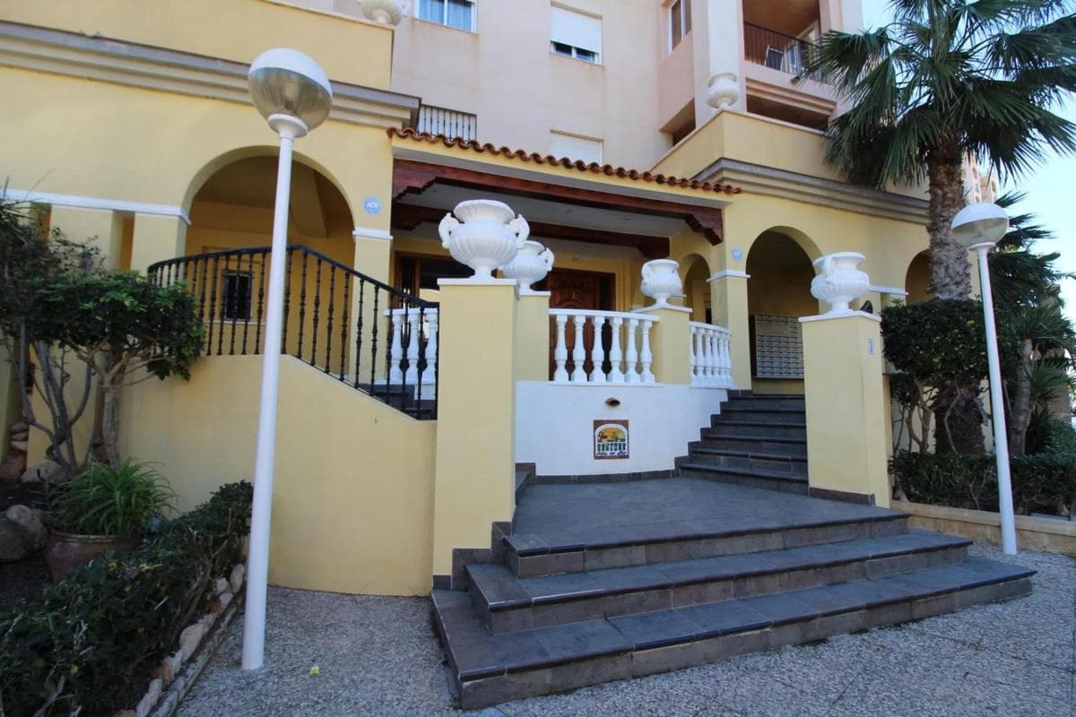 Sale of apartment in Calle Atenas, 1, Torrevieja
photo 3