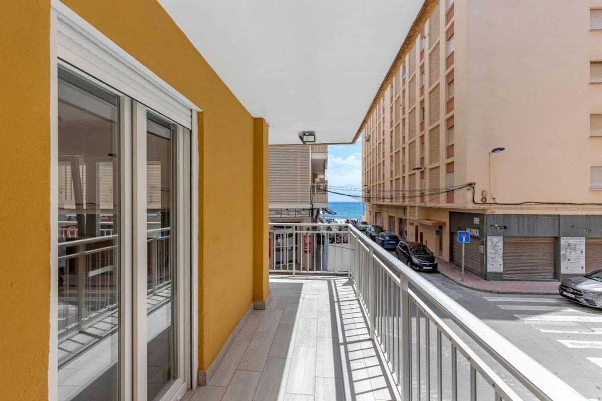 Sale of apartment in Calle Timonel, 3, Torrevieja
photo 3