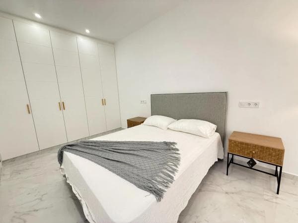 Sale of flat in Calle Gumersindo, Torrevieja
thumbnail 1