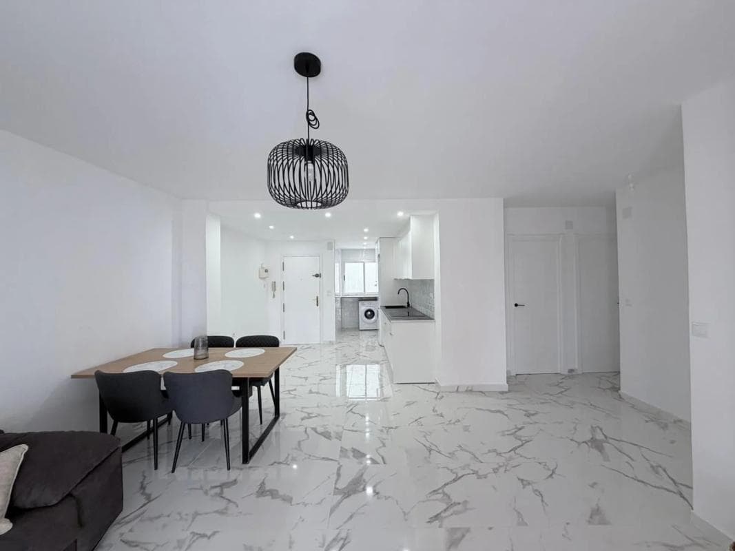 Sale of apartment in Barrio Las Piscinas Naturales, Torrevieja
photo 4