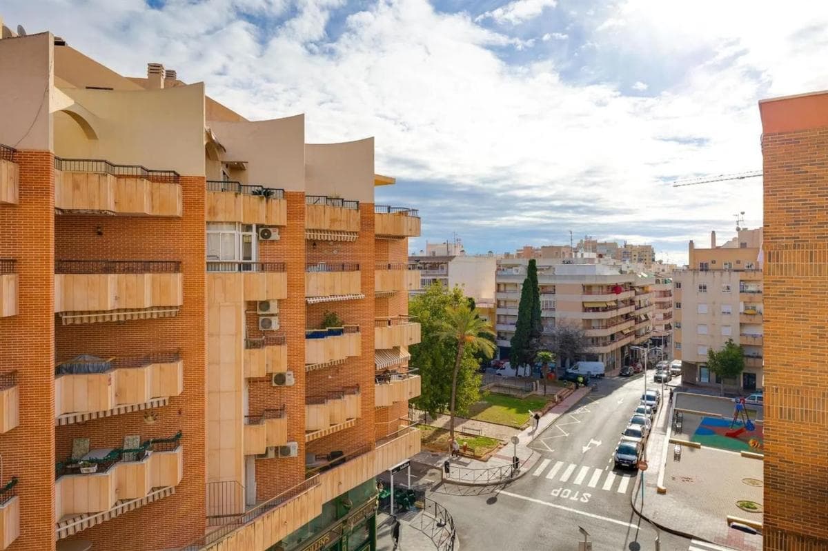Sale of apartment in Calle Félix Rodríguez de la Fuente, Torrevieja
photo 4