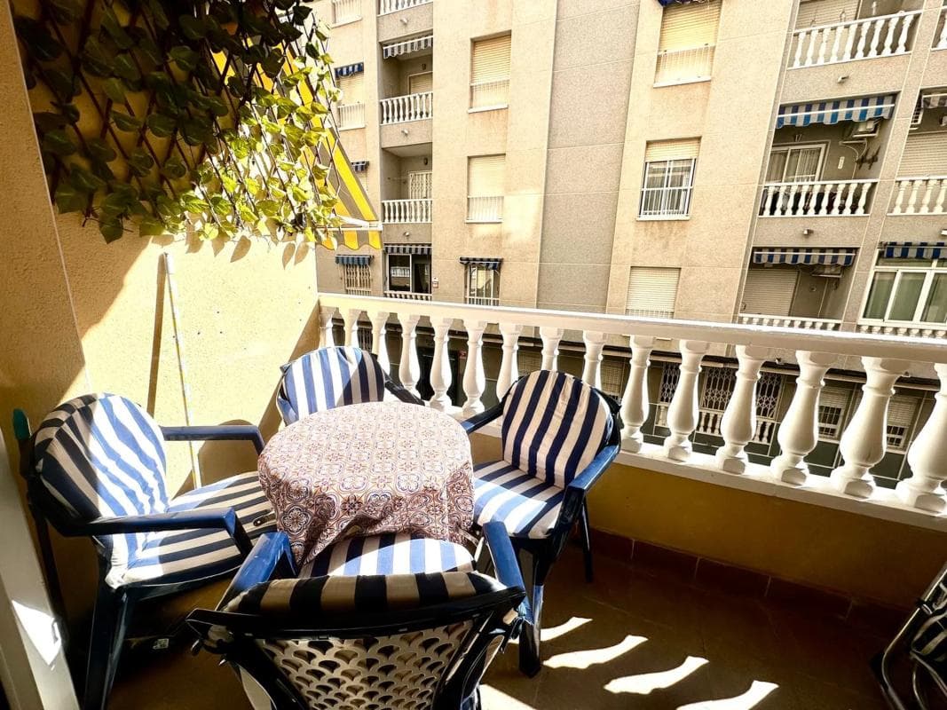 Sale of apartment in Calle Bergantin, Torrevieja
photo 3