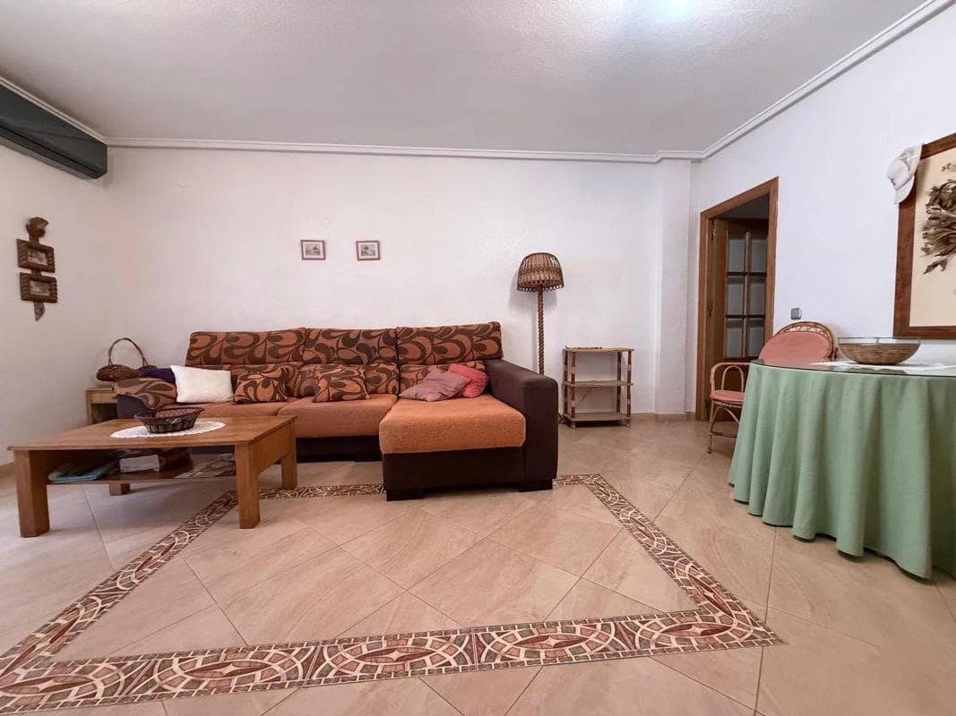 Sale of apartment in Calle Concordia, Torrevieja
photo 5