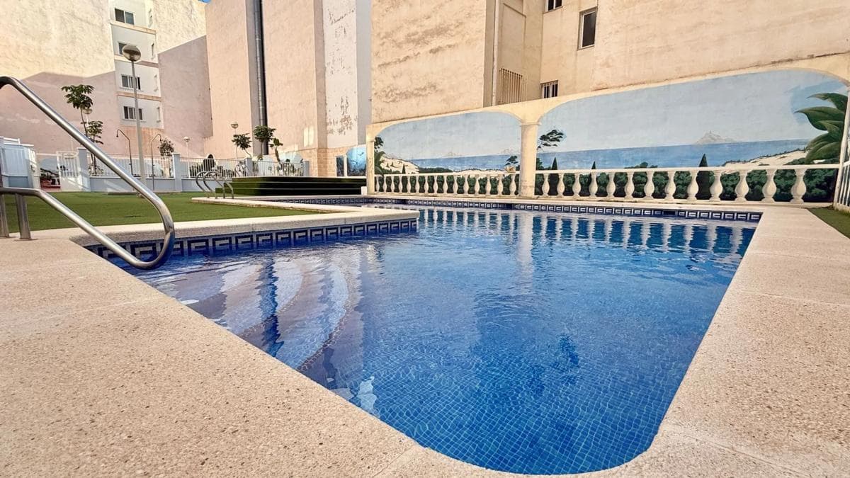Sale of apartment in Calle Capitán García Gea, Torrevieja
photo 3